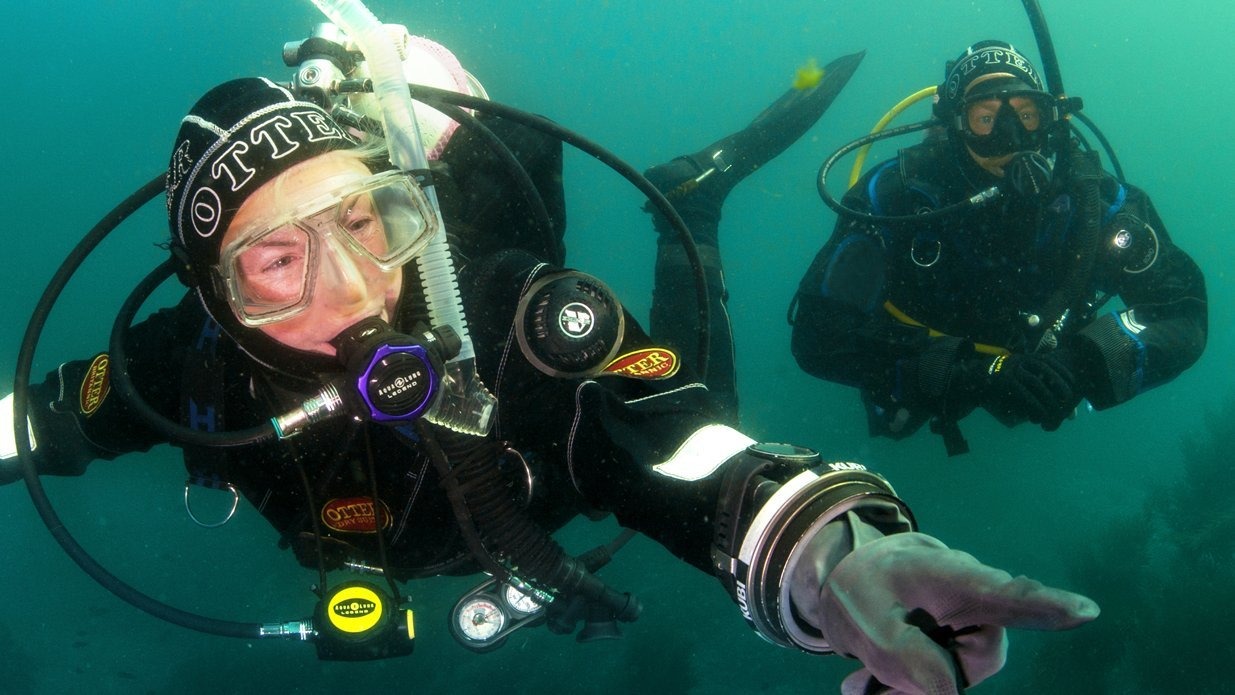 dry-suit-diver dry-suit-diver