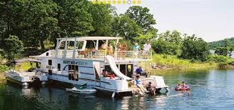 Bull shoals houseboat
